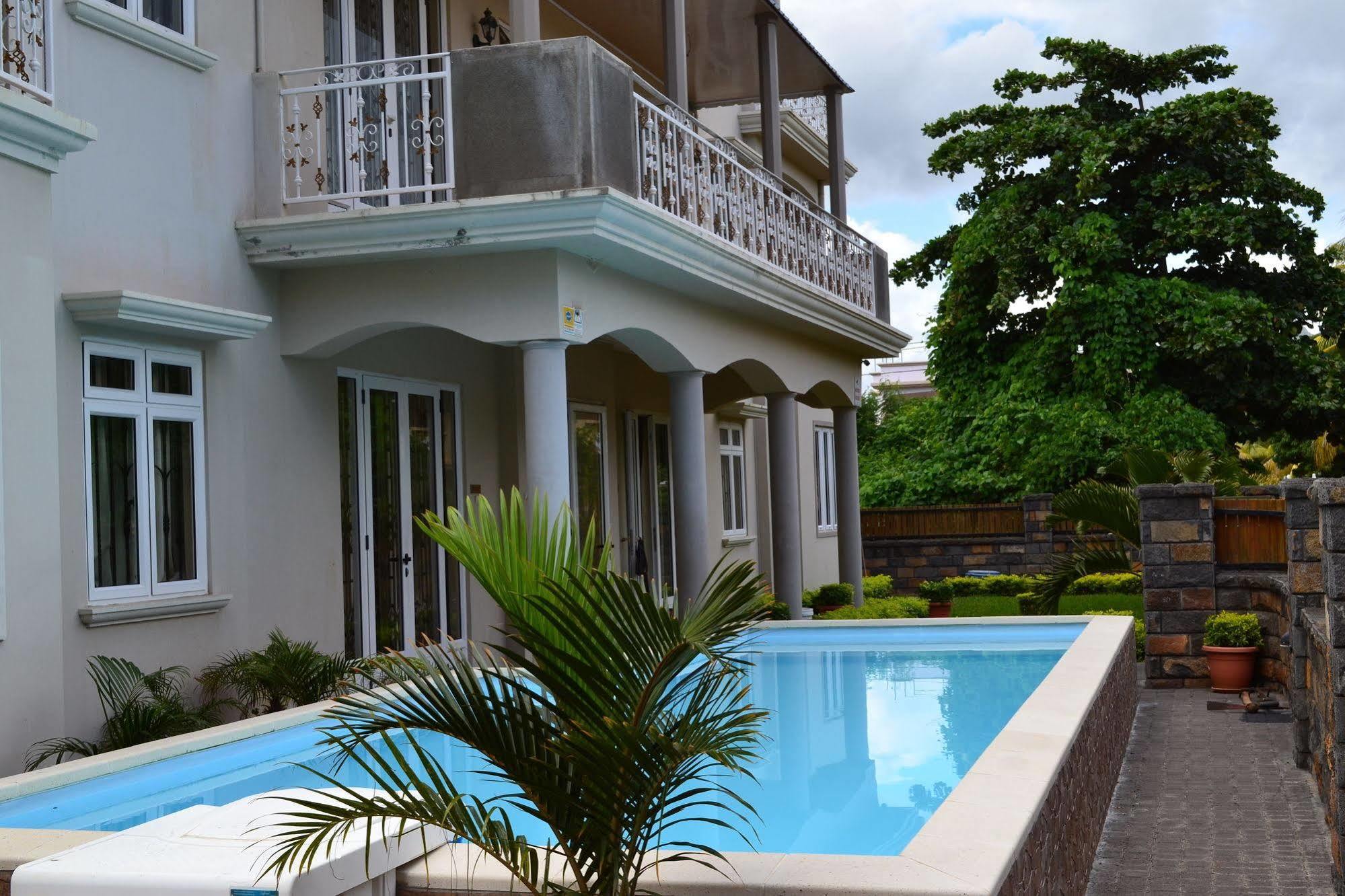 Jet Villa Flic en Flac Exterior photo